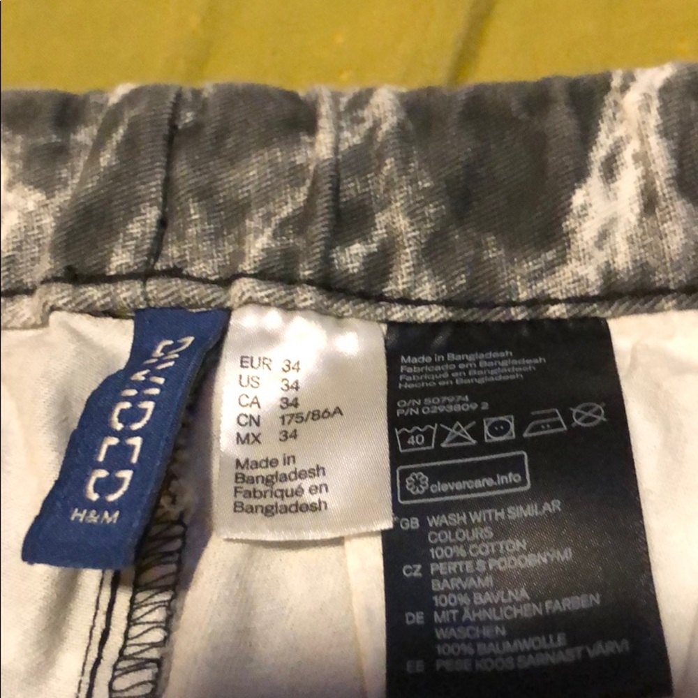Divided H&M’s - Picture 3 of 3